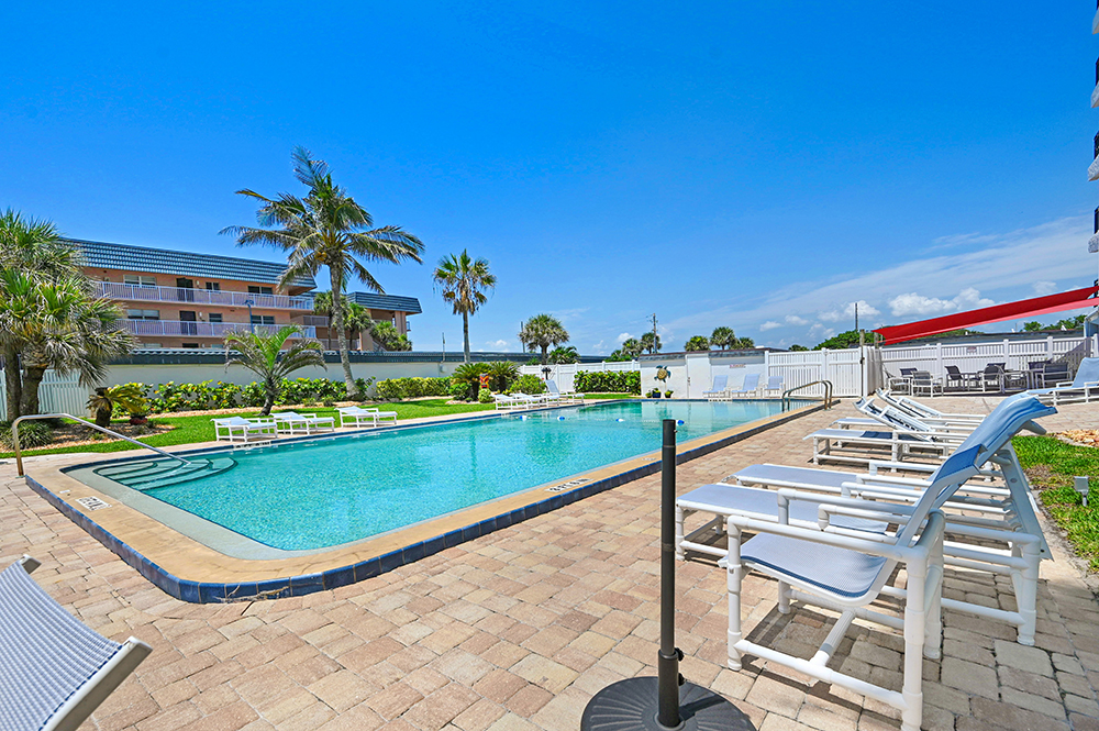 Beach Winds Condo Sundeck